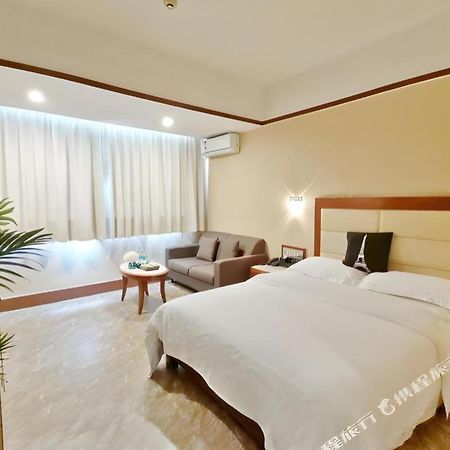 גואנגג'ואו Wings Hotel מראה חיצוני תמונה